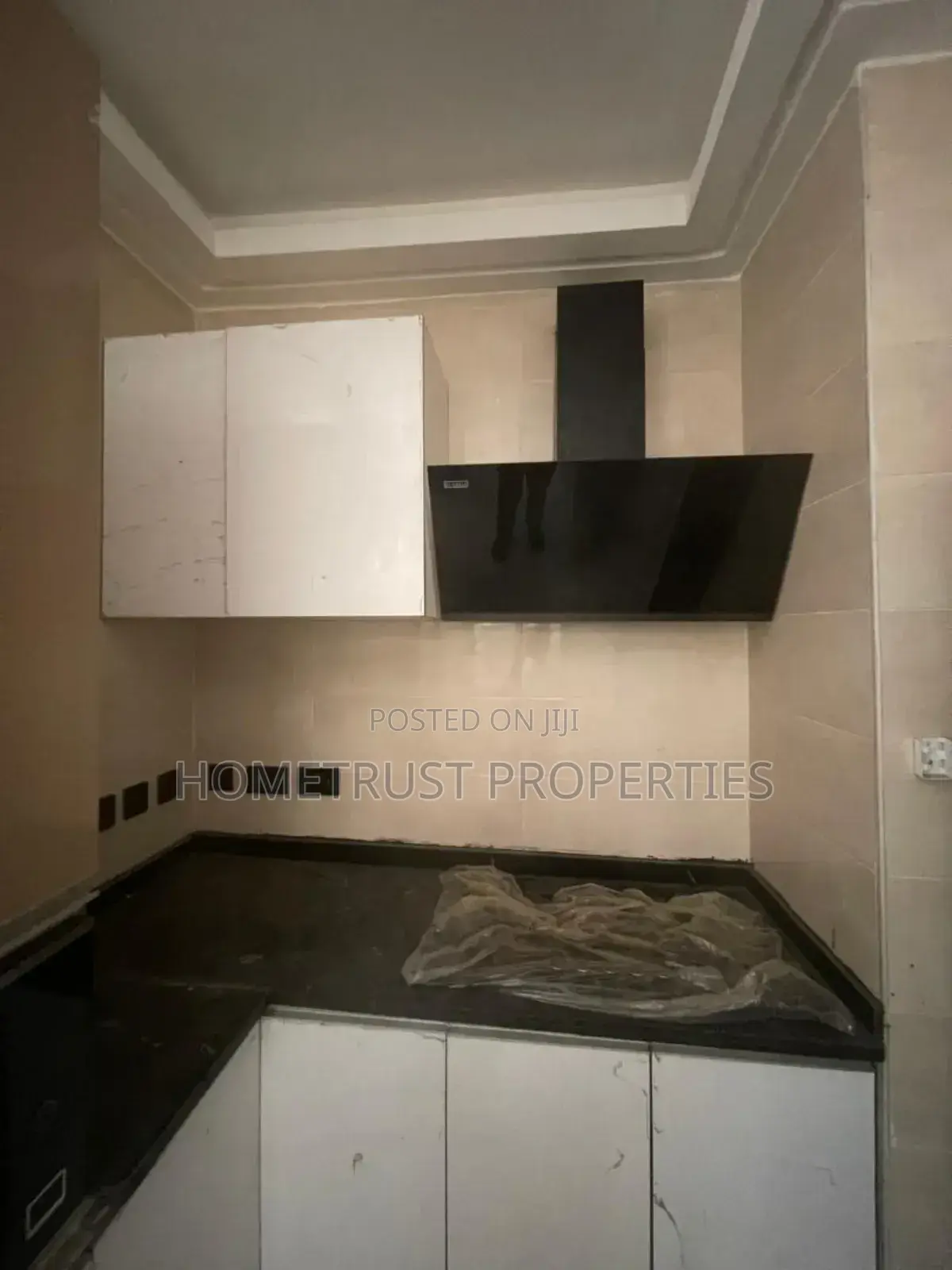 4bdrm Apartment in Taifa Mr. Agyei Area, Police Station for rent