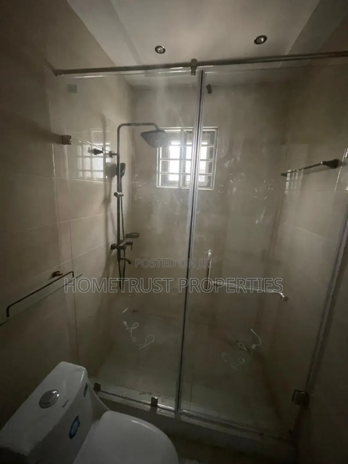 4bdrm Apartment in Taifa Mr. Agyei Area, Police Station for rent