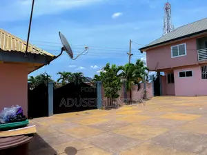 20bdrm House in Kwadaso I.P.T, Kumasi Metropolitan for sale