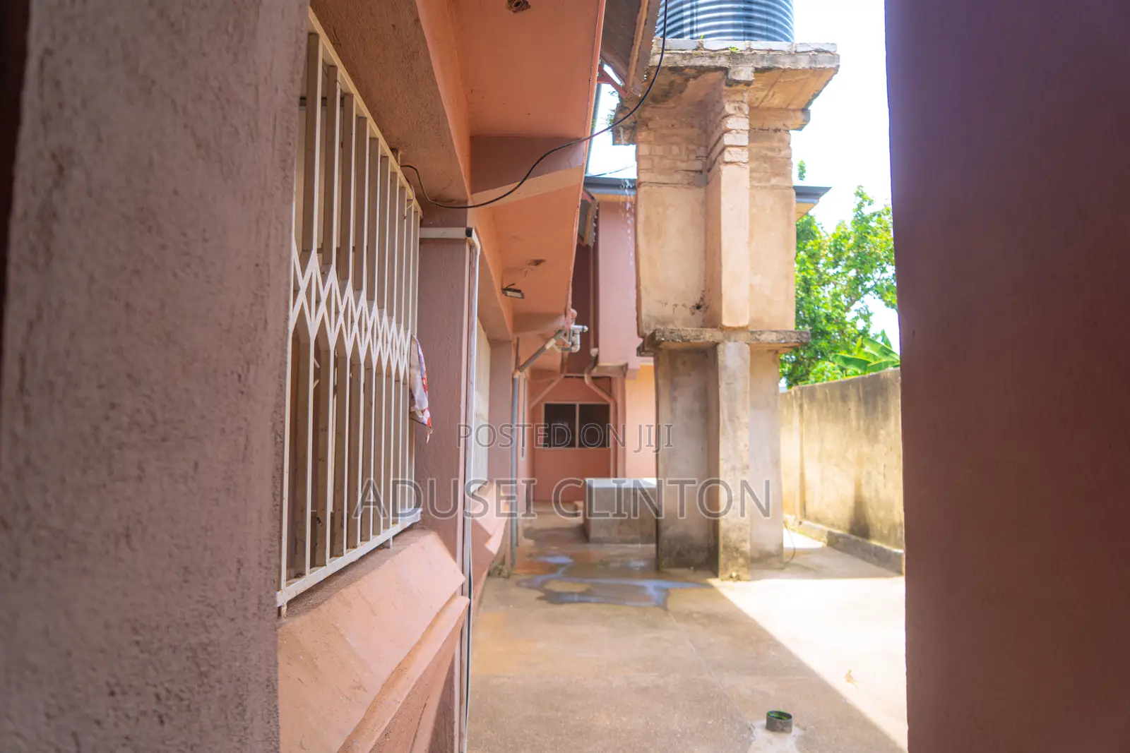 20bdrm House in Kwadaso I.P.T, Kumasi Metropolitan for sale