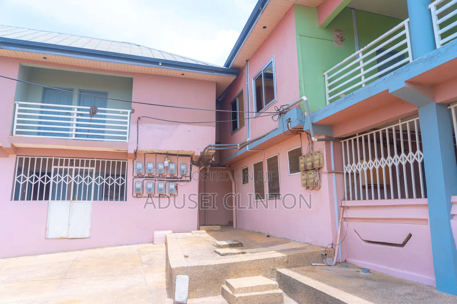 20bdrm House in Kwadaso I.P.T, Kumasi Metropolitan for sale