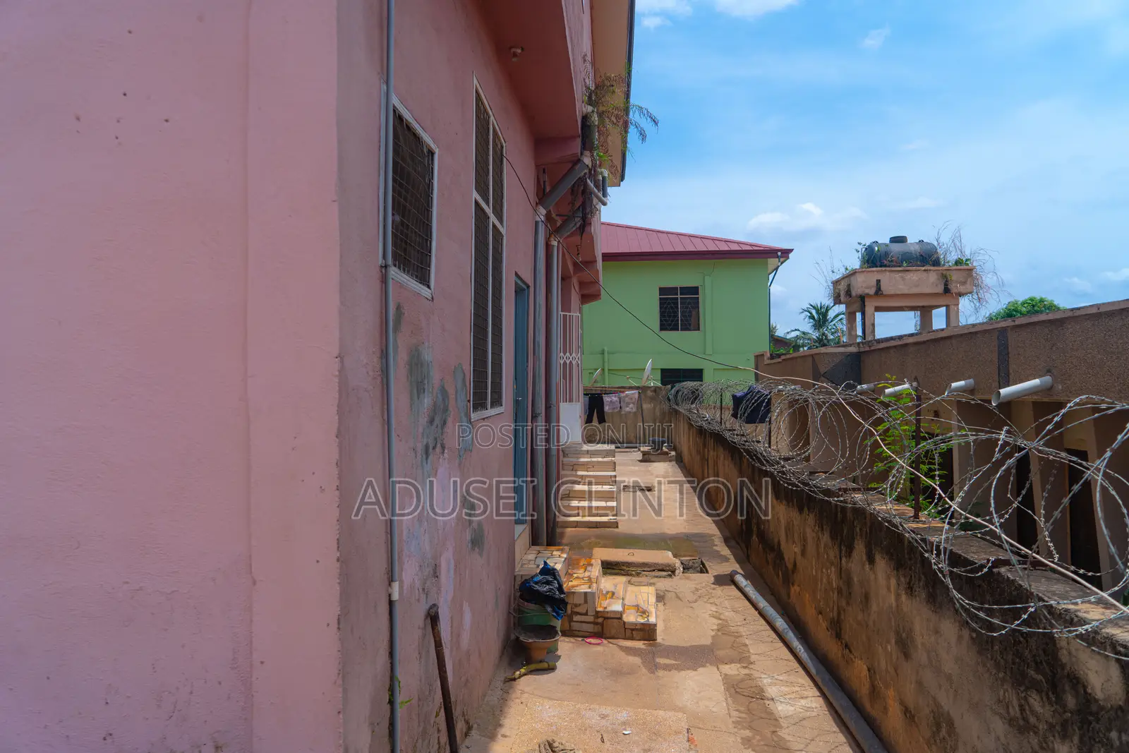 20bdrm House in Kwadaso I.P.T, Kumasi Metropolitan for sale