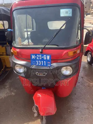 Bajaj RE 2025 Red