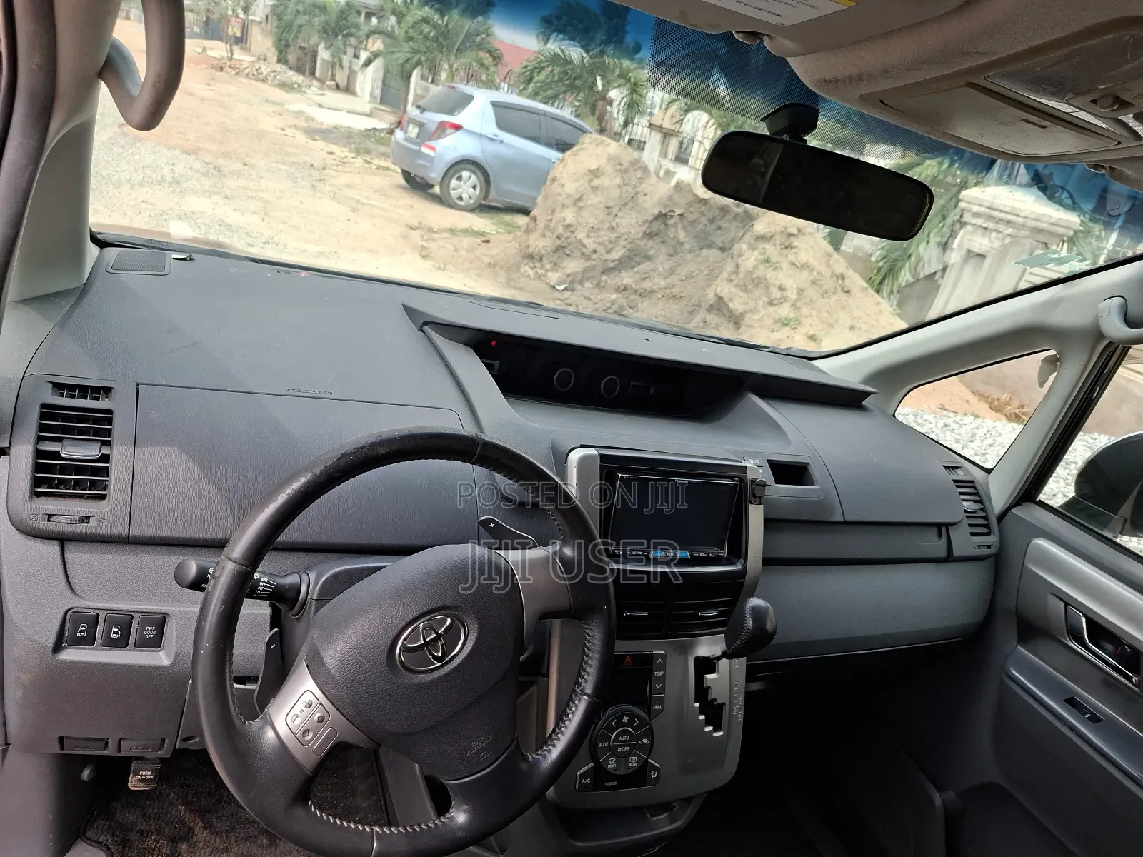 Toyota Voxy 2010 Black
