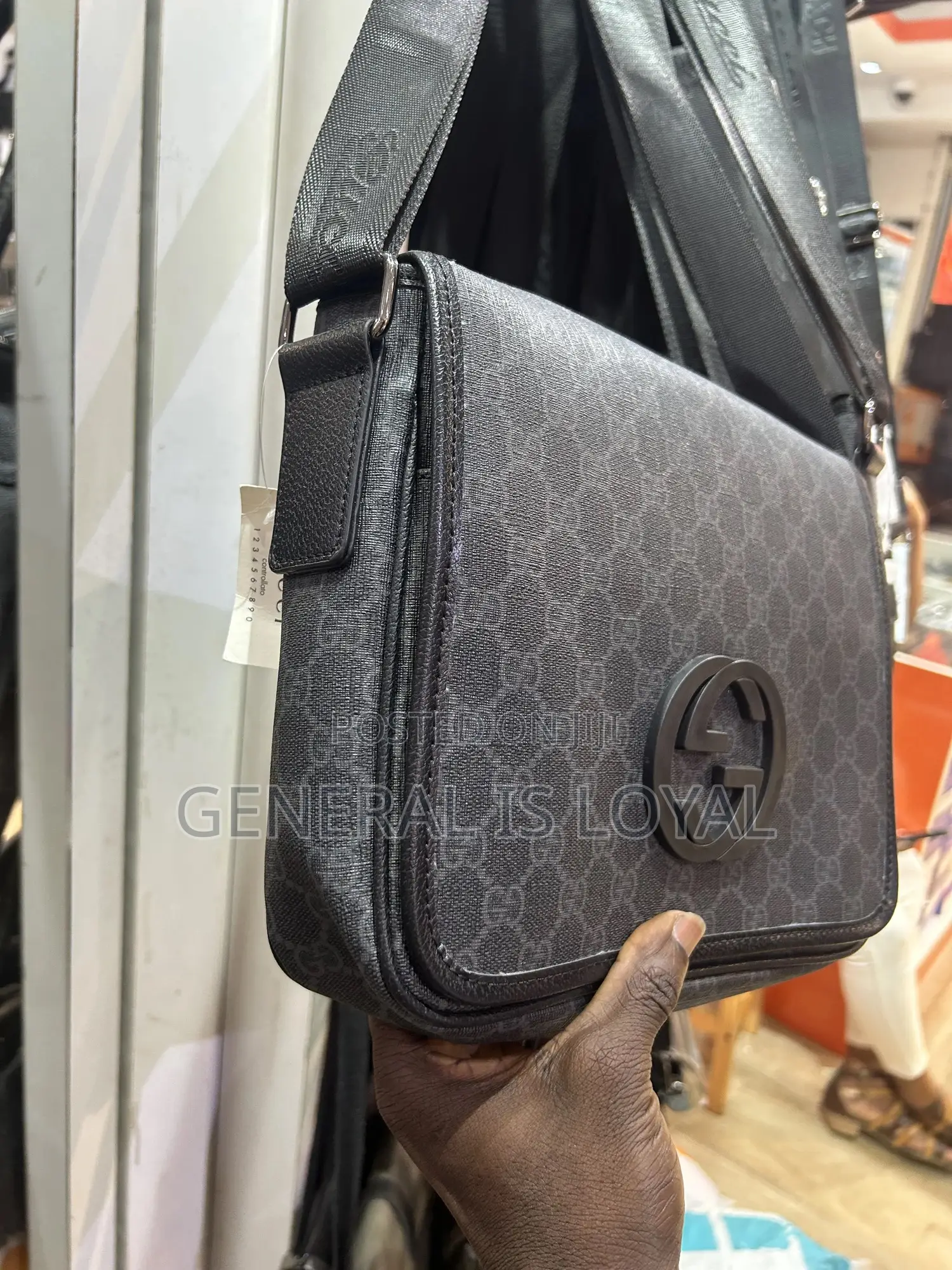 Shoulder Leather Waterproof Bag for Your Accessories