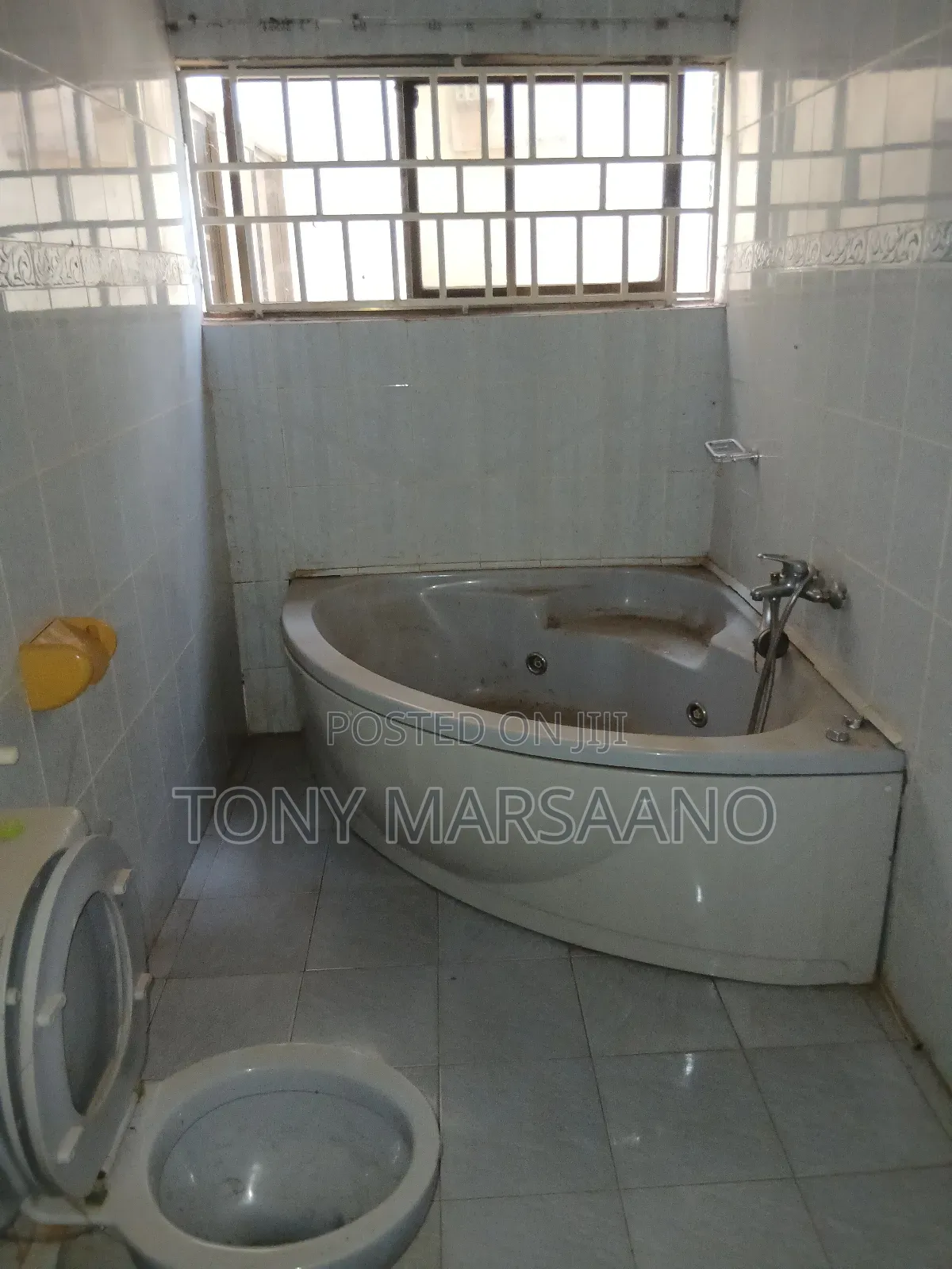 5bdrm House in Haatso, Asore Junction for rent