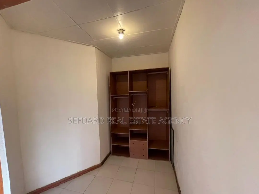 7bdrm Mansion in Sefdard Properties, Pokuase for sale