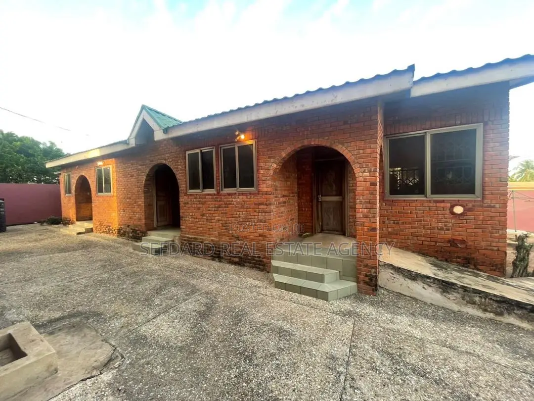 7bdrm Mansion in Sefdard Properties, Pokuase for sale