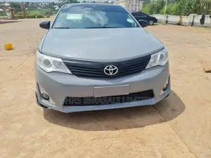Toyota Camry LE 4dr Sedan (2.5L 4cyl 6A) 2014 Beige