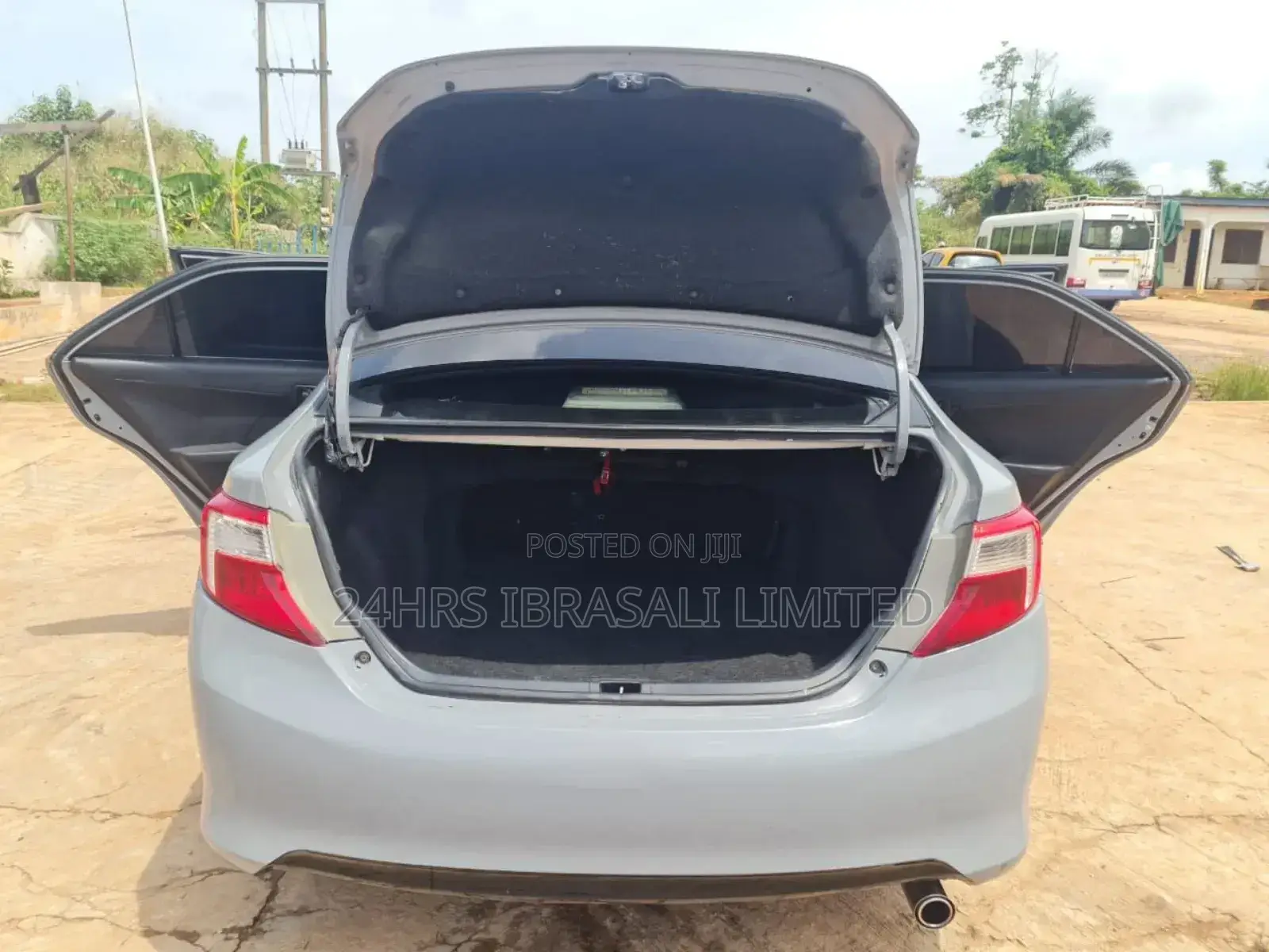 Toyota Camry LE 4dr Sedan (2.5L 4cyl 6A) 2014 Beige