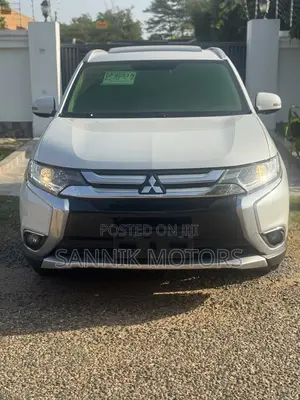 Mitsubishi Outlander SE AWC 2018 White