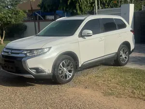 Mitsubishi Outlander SE AWC 2018 White