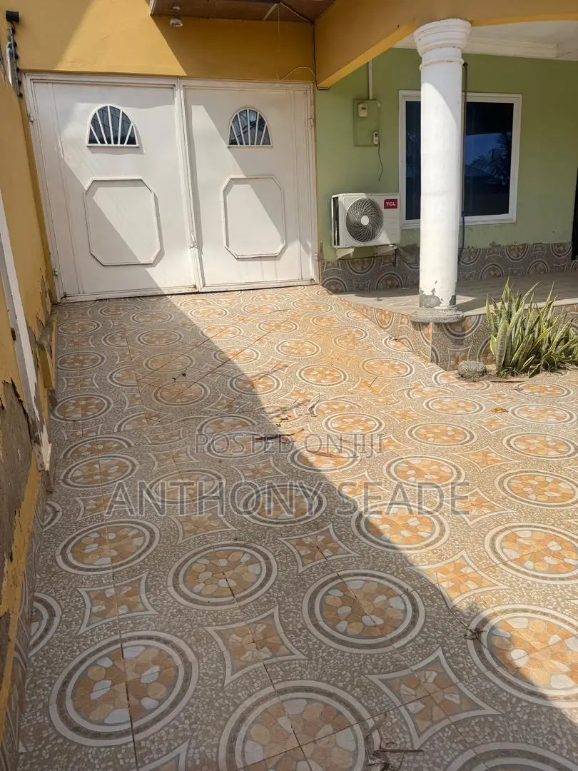 3bdrm House in Close To Mf Police, Lashibi for rent