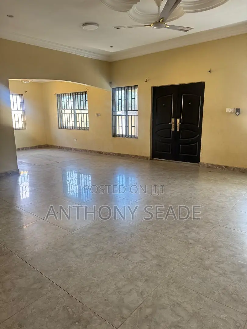 3bdrm House in Close To Mf Police, Lashibi for rent