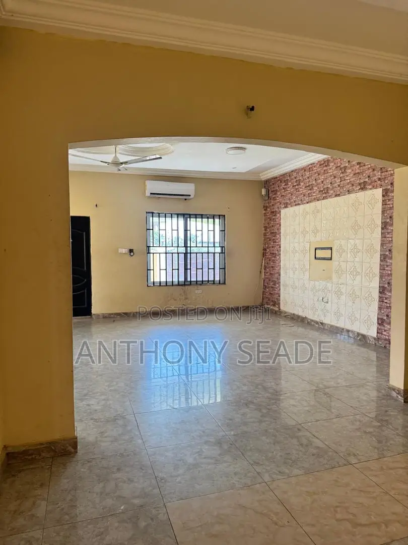 3bdrm House in Close To Mf Police, Lashibi for rent