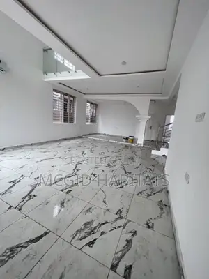 4bdrm House in Lake Side Estate for rent