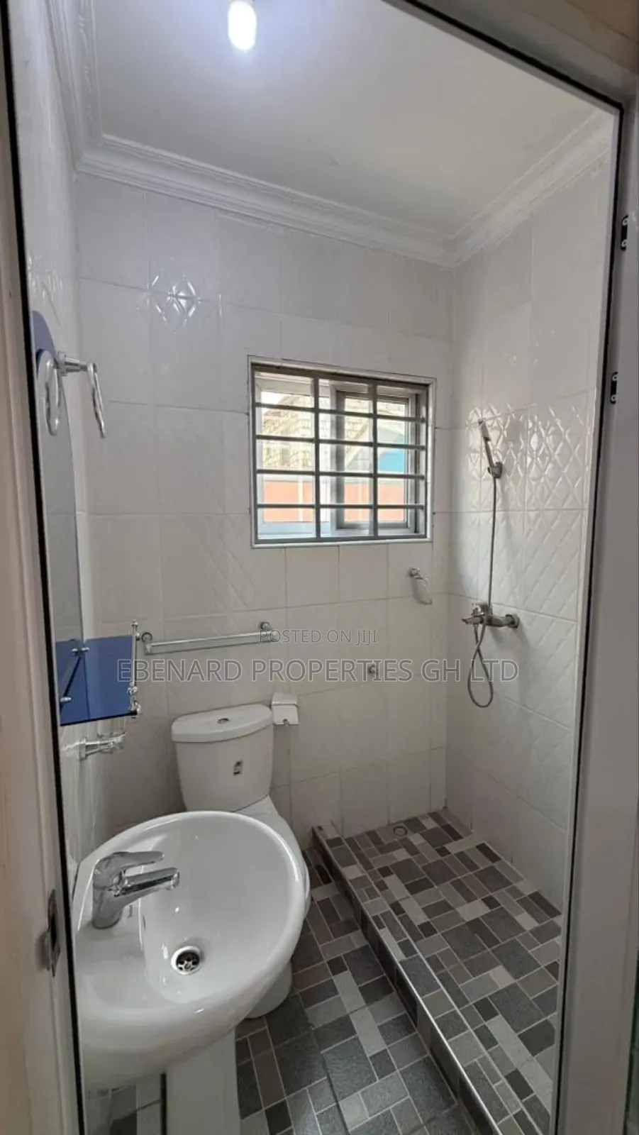 3bdrm Duplex in Ebenard Properties, Accra Metropolitan for rent