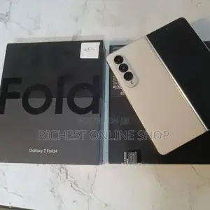 New Samsung Galaxy Z Fold4 256 GB Gold