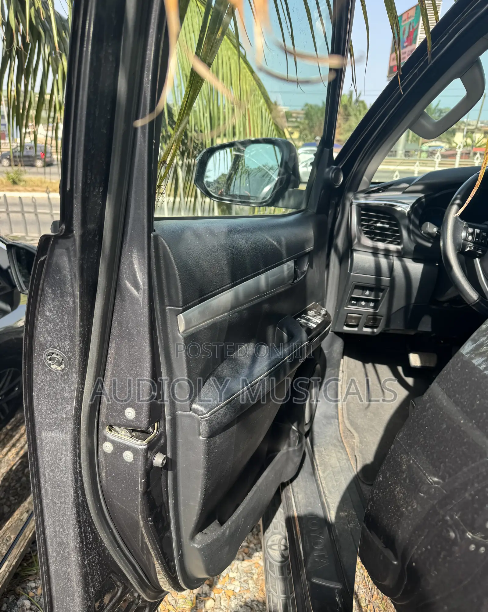 Toyota Hilux 2019 Gray