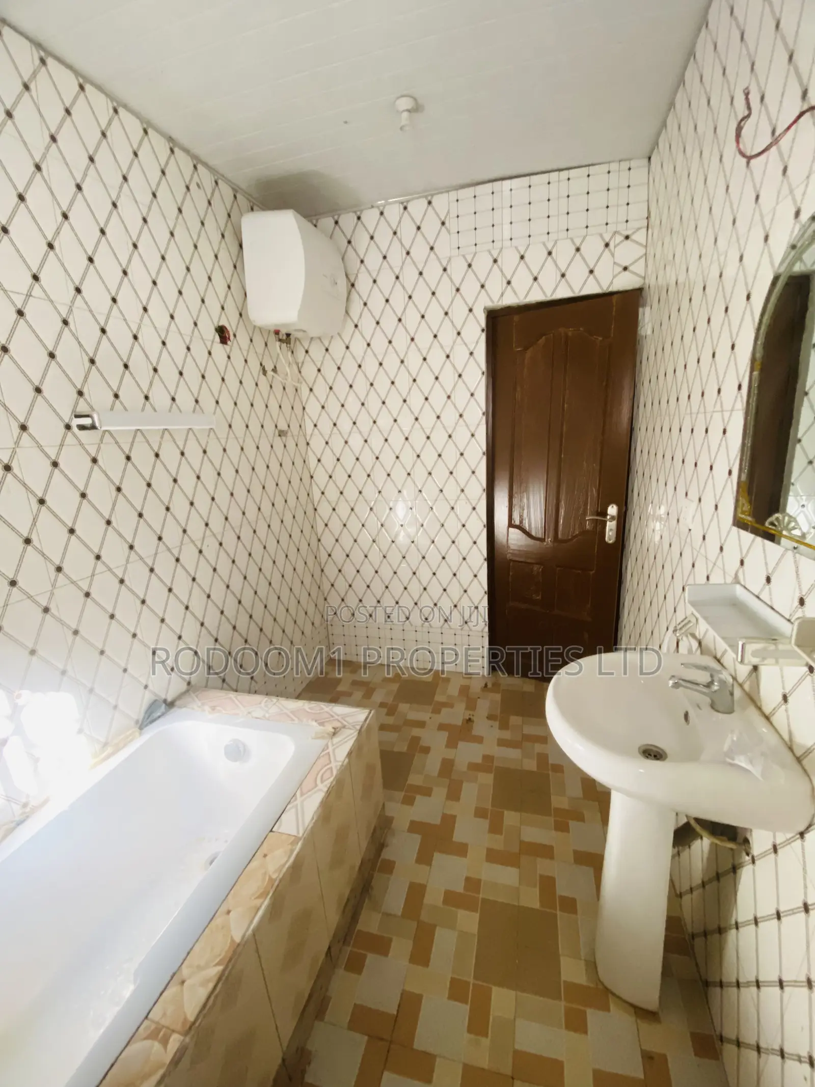 5bdrm House in Amasaman Stadium for rent