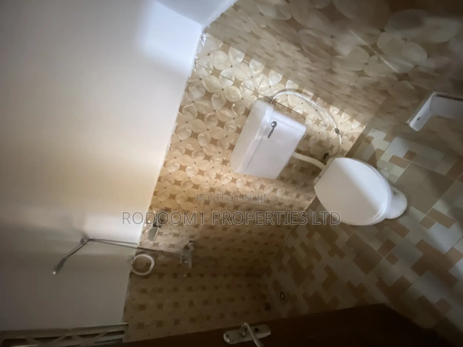 5bdrm House in Amasaman Stadium for rent