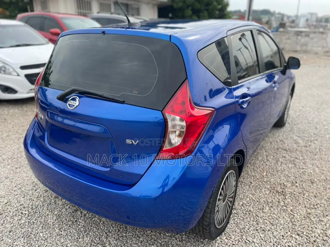 Nissan Versa 1.6 SV 2016 Blue