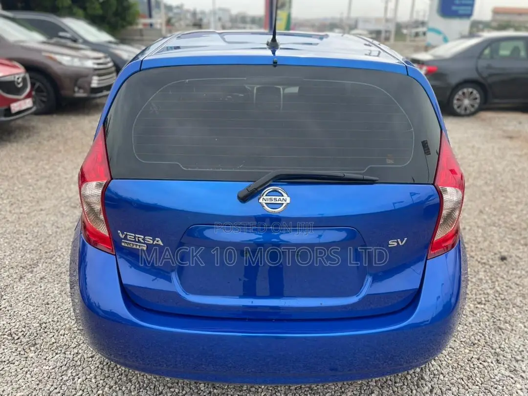 Nissan Versa 1.6 SV 2016 Blue