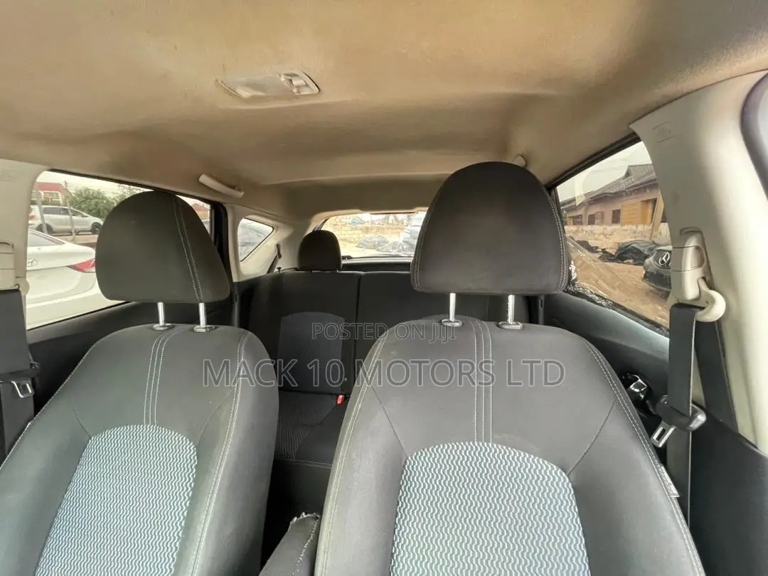 Nissan Versa 1.6 SV 2016 Blue