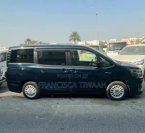 Toyota Voxy SV Premium 2014 Blue