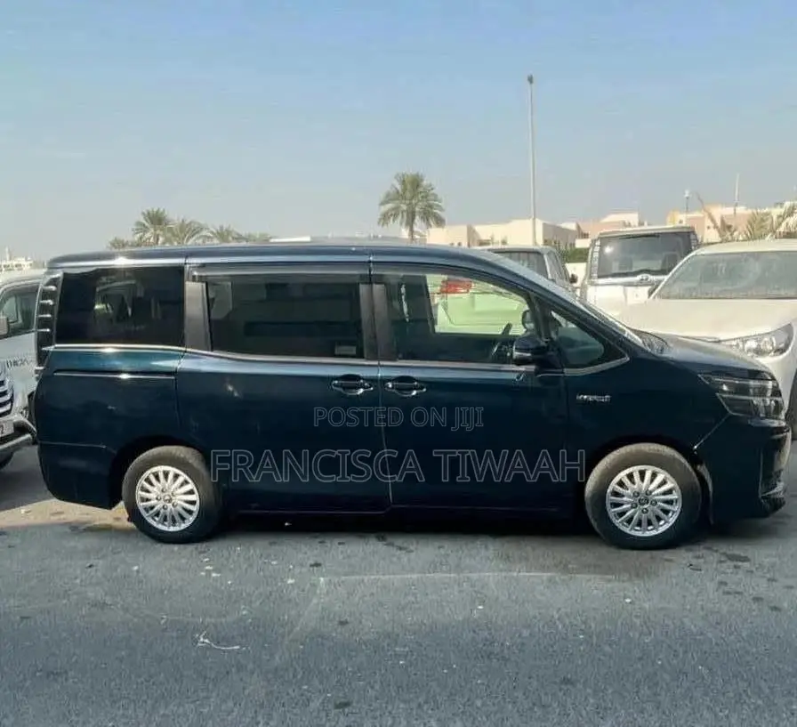 Toyota Voxy SV Premium 2014 Blue