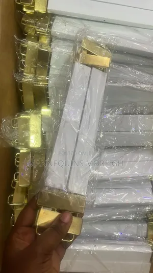 10pcs Set Durable Clothing Hangers With Clips. Hangers With Peg.