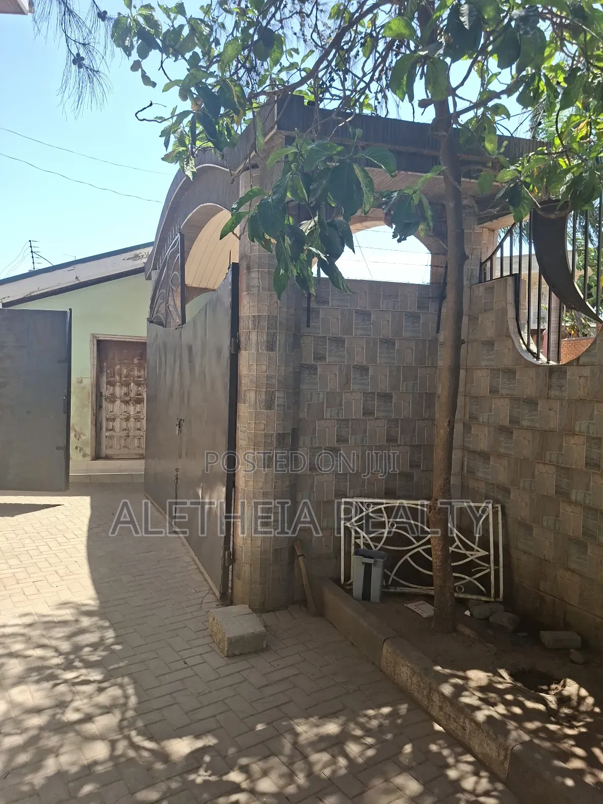 Furnished 7bdrm Mansion in American House for sale