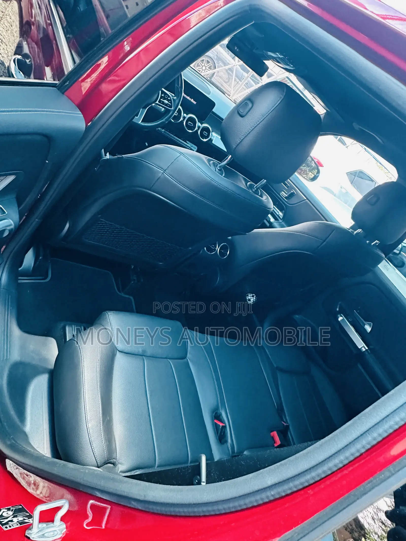 Mercedes-Benz GLB-Class 2022 Red
