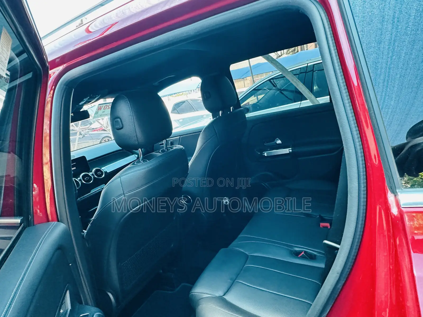 Mercedes-Benz GLB-Class 2022 Red