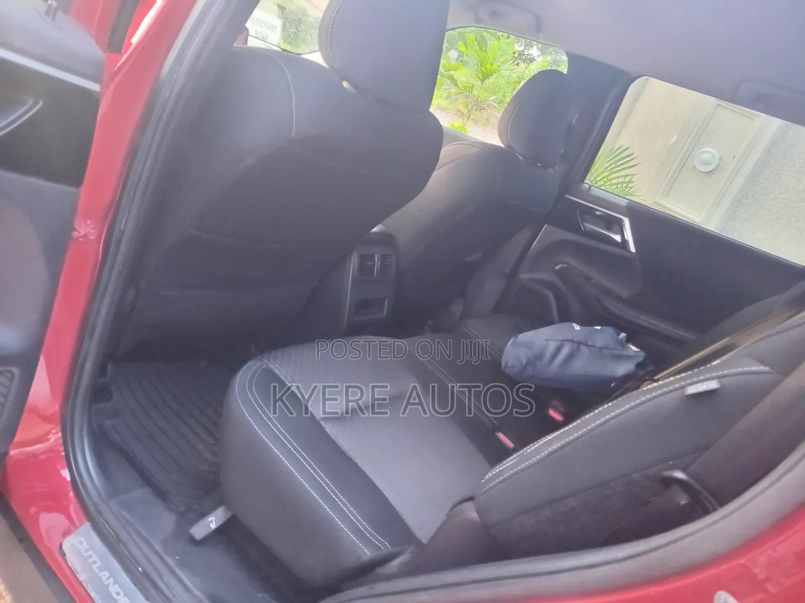 Mitsubishi Outlander ES AWD 2025 Red