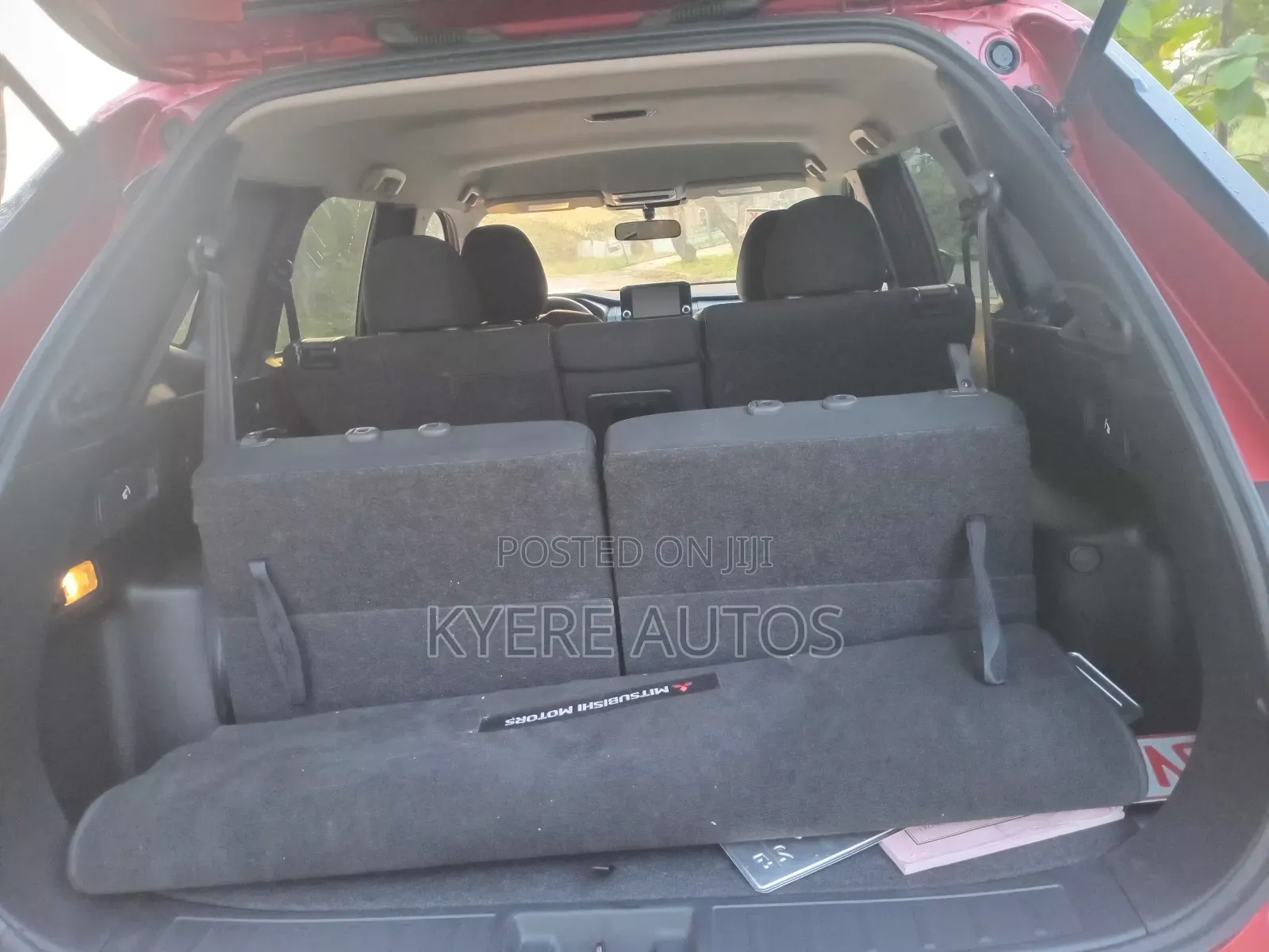 Mitsubishi Outlander ES AWD 2025 Red