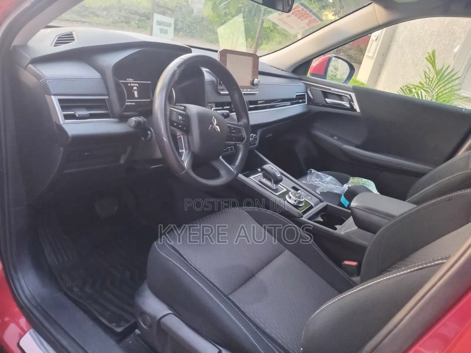 Mitsubishi Outlander ES AWD 2025 Red