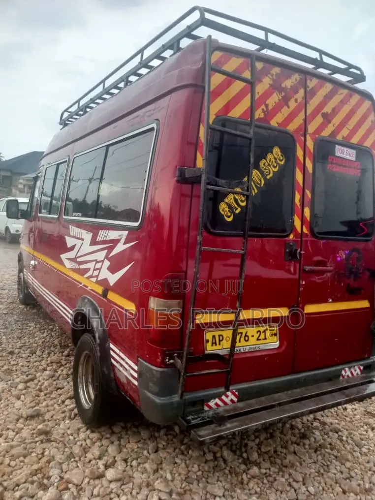 Mercedes-Benz Sprinter 2012 Red