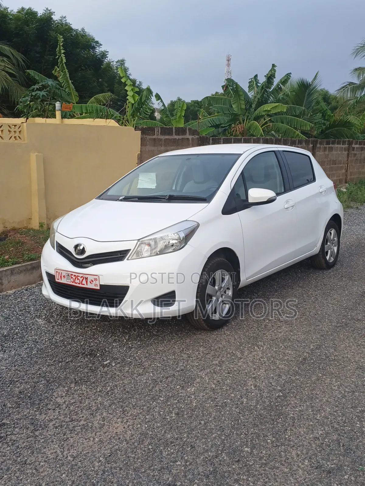 Toyota Vitz 1.3 AWD 5dr 2012 White