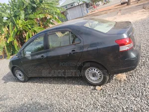 Toyota Belta 2010 Black