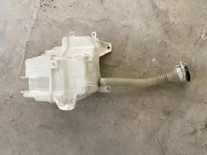 Highlander 2014,2015,2016,2017,2018 Liquid Windshield Washer Tank