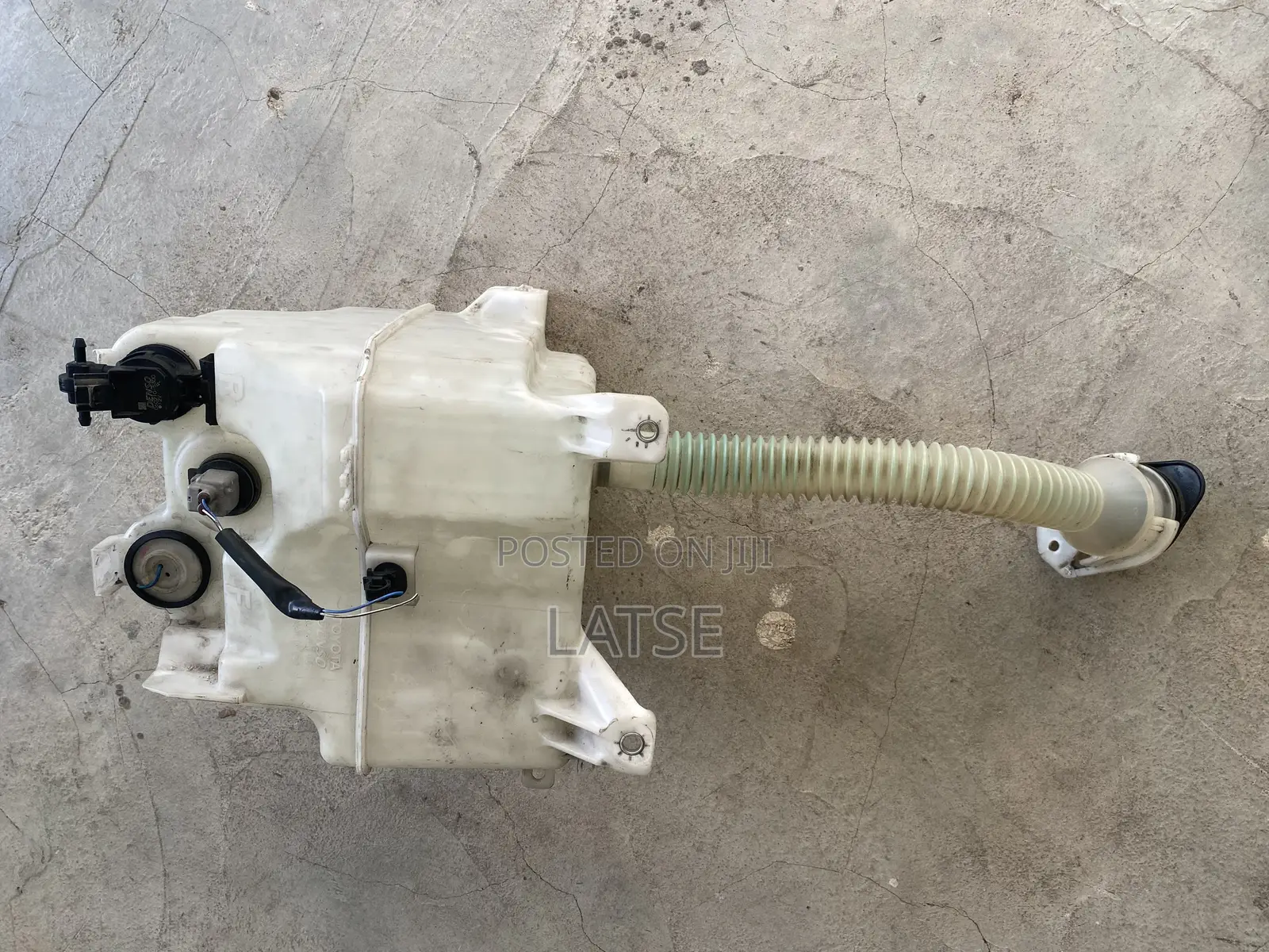 Highlander 2014,2015,2016,2017,2018 Liquid Windshield Washer Tank
