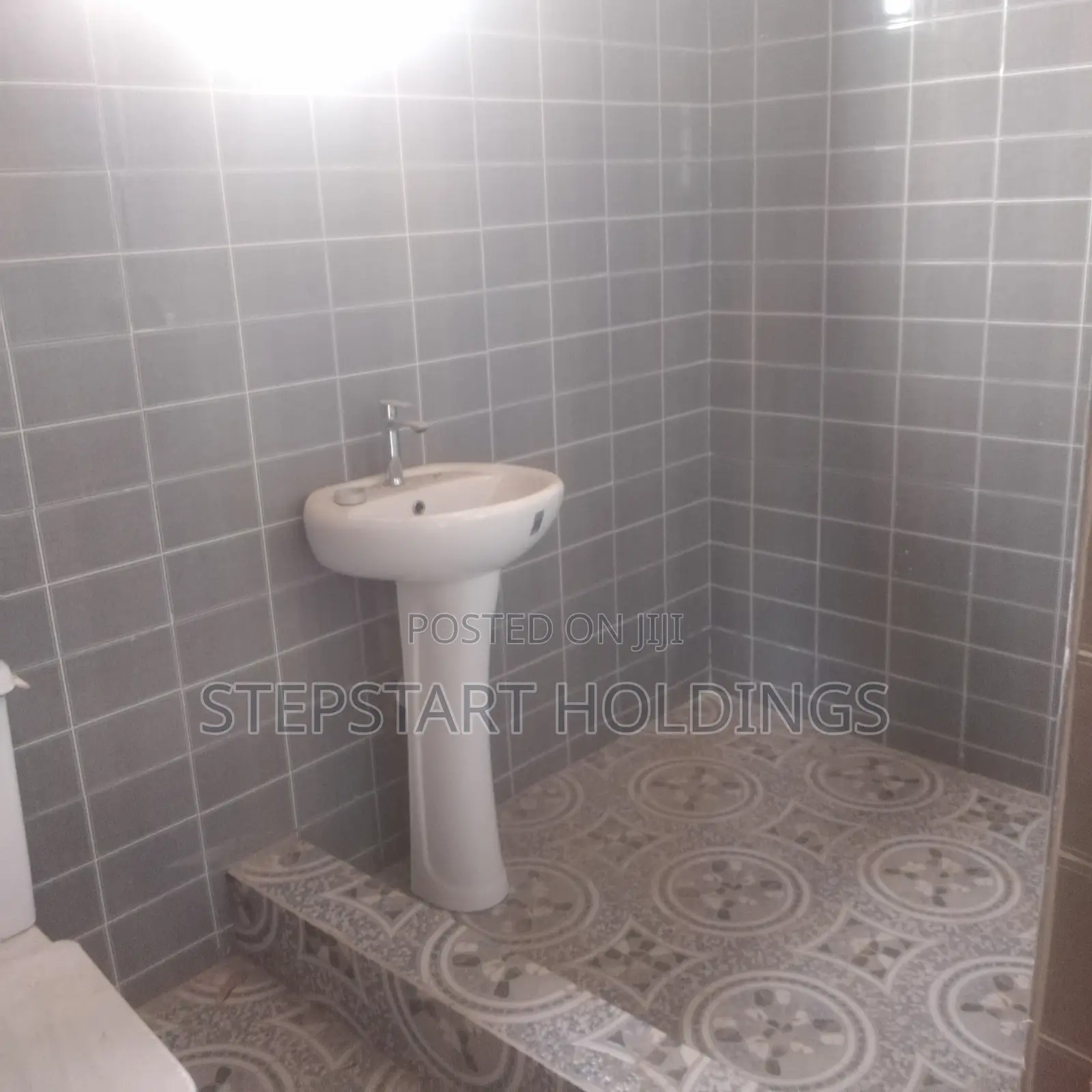 2bdrm Apartment in Adenta, Housing Down for rent