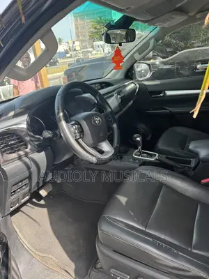 Toyota Hilux 2019 Gray