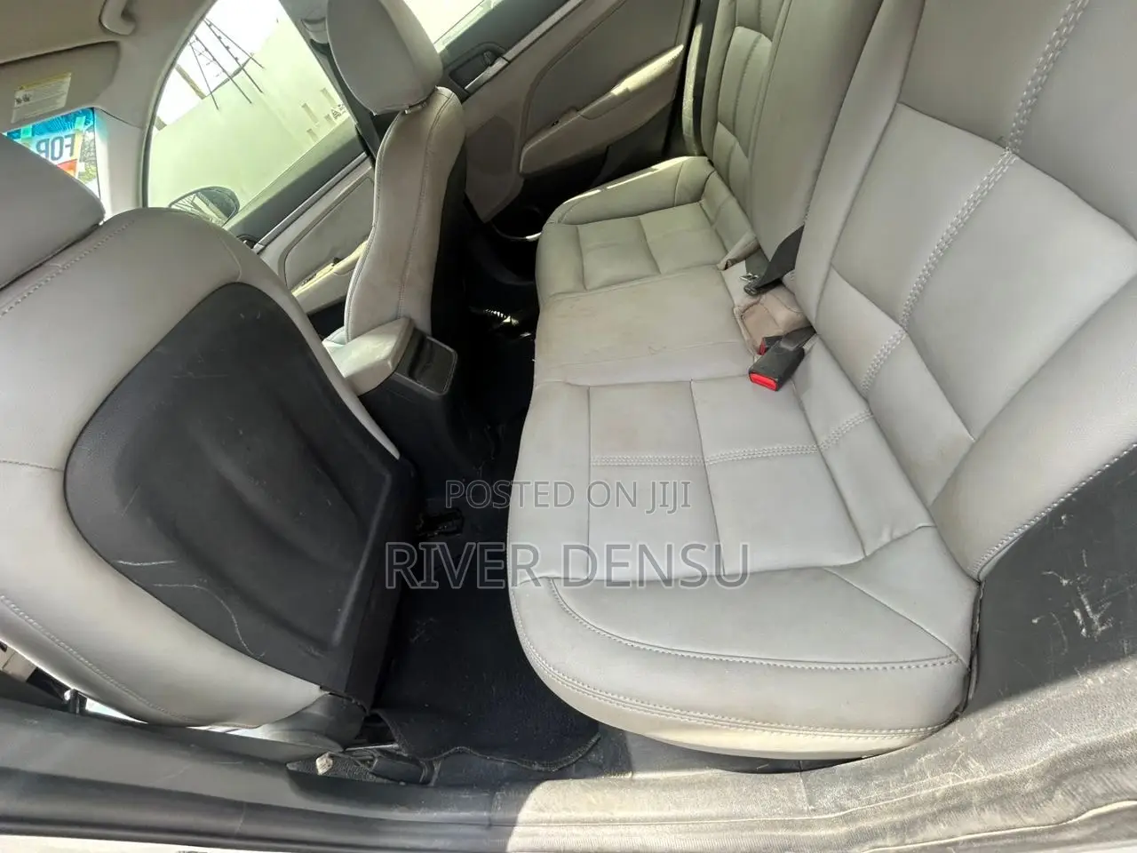 Hyundai Elantra 2018 Silver