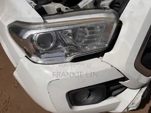Original Tacoma 2019 Headlight