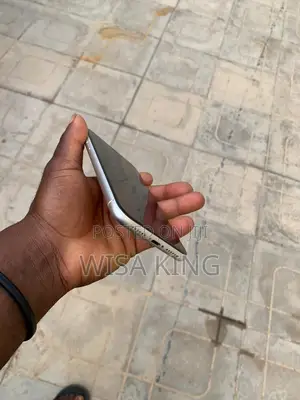 Apple iPhone 11 64 GB White