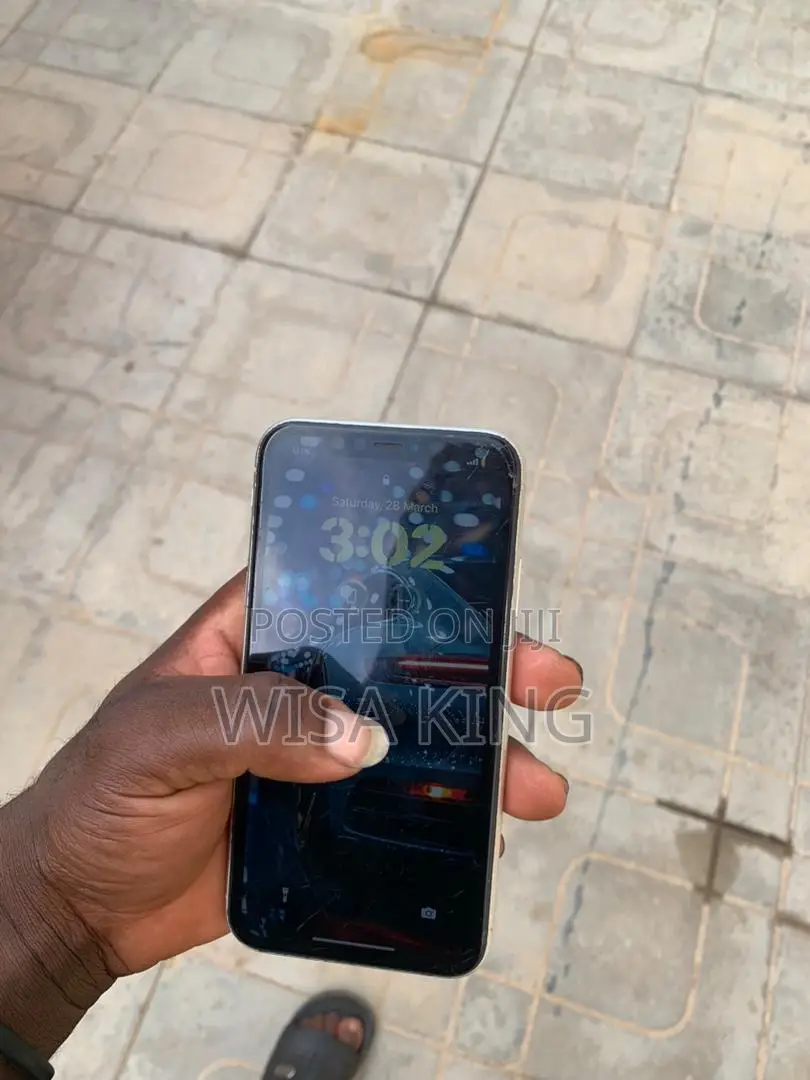 Apple iPhone 11 64 GB White