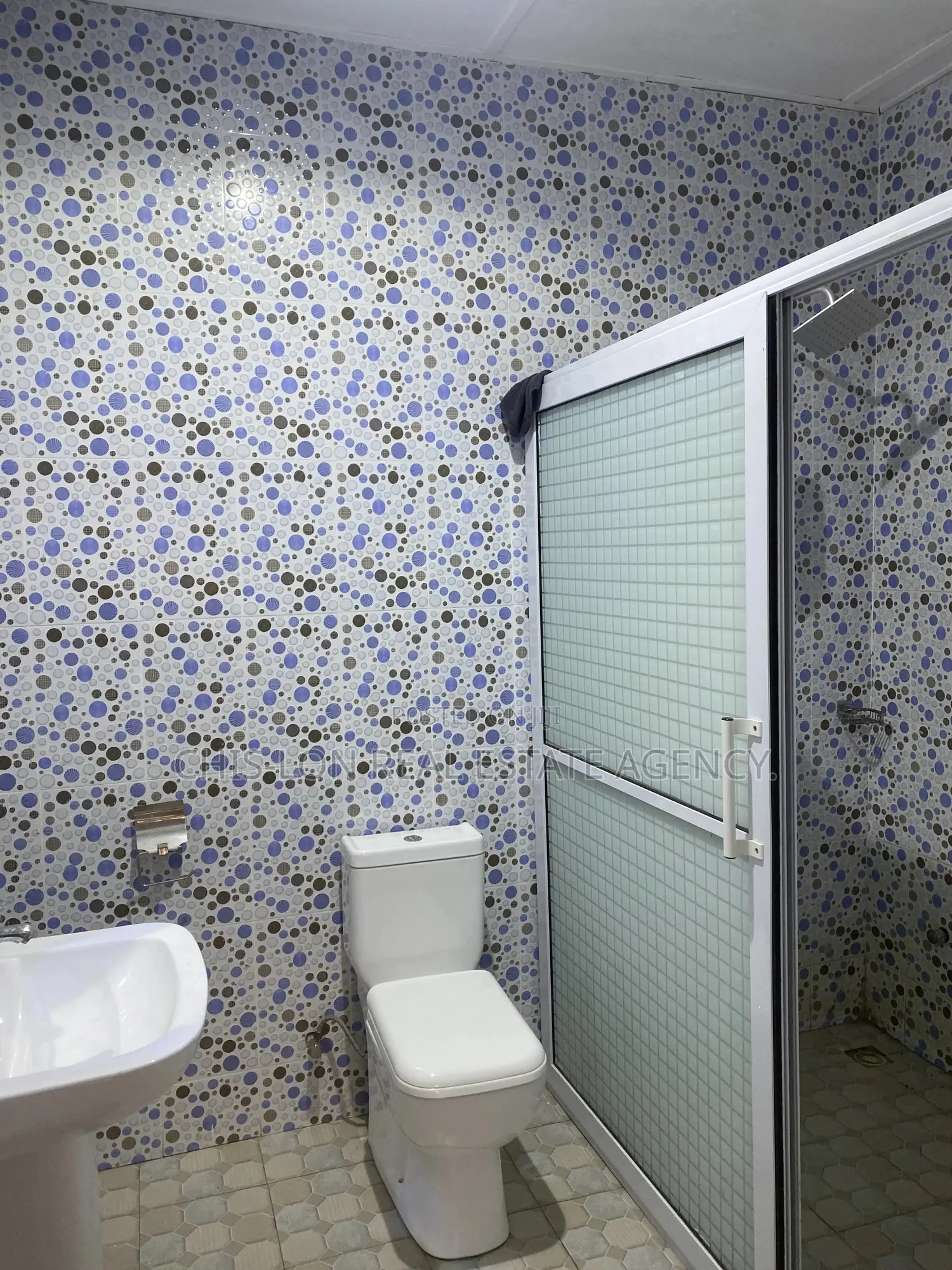 5bdrm Duplex in Chis-Lon Real Estate, Toll Booth for rent