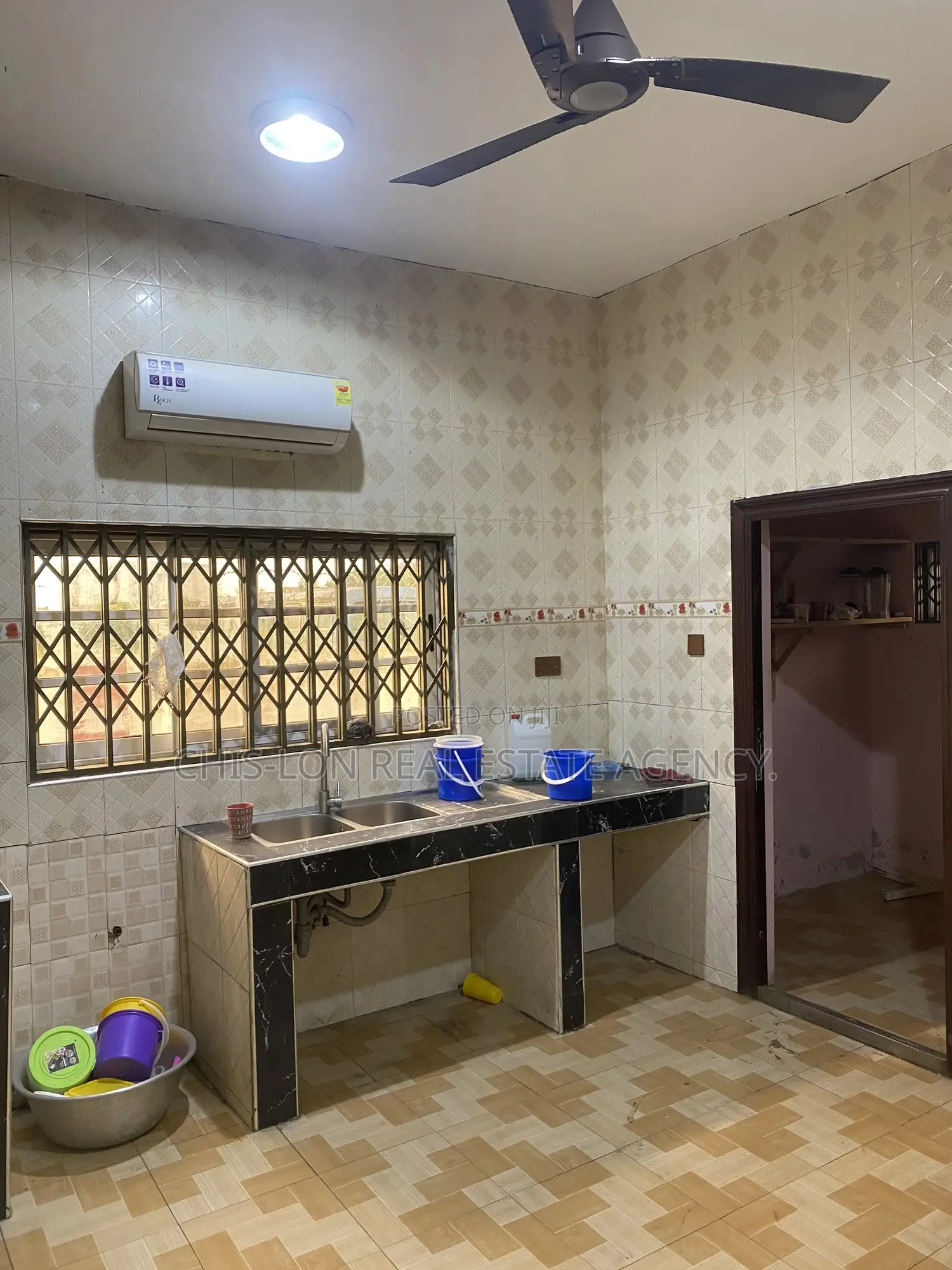 5bdrm Duplex in Chis-Lon Real Estate, Toll Booth for rent